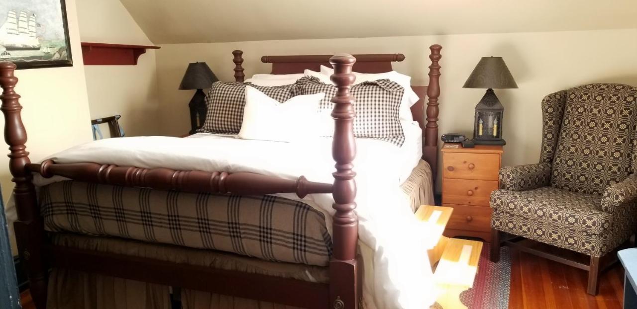 Timbercliffe Inn *
